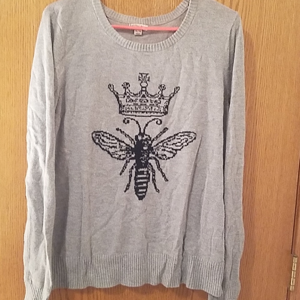 Queen bee sweater
